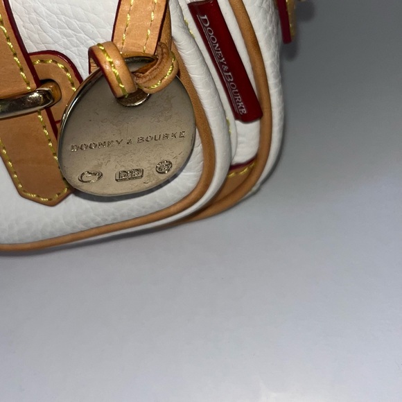 Vintage Dooney & Bourke - Carabao Prebbled Leather Banana Saddle Bag - Picture 6 of 10